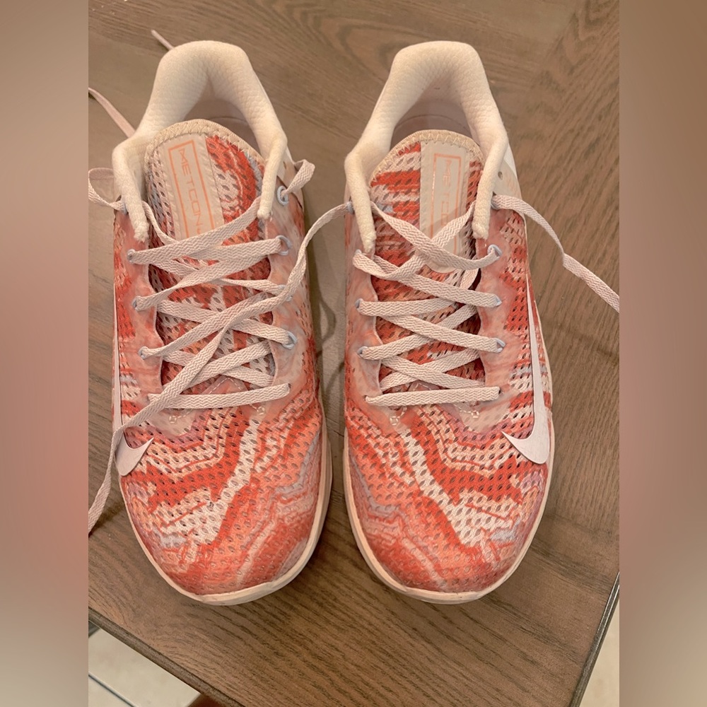 The Nike Metcon 6 only worn once and in tip top shape